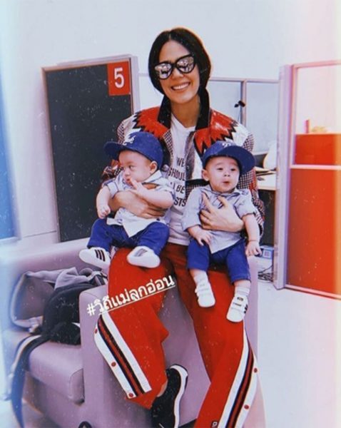 ชมพู่-งานแรก-ลูกแฝด
